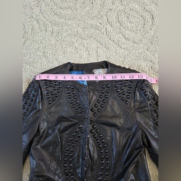 Vintage-Inspired Studded Cropped Leather Jacket - Collarless Open-Front Blazer - Picture 7 of 14